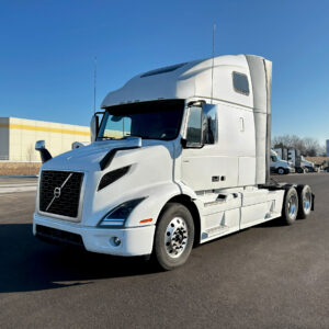 2023 VOLVO VNR 660